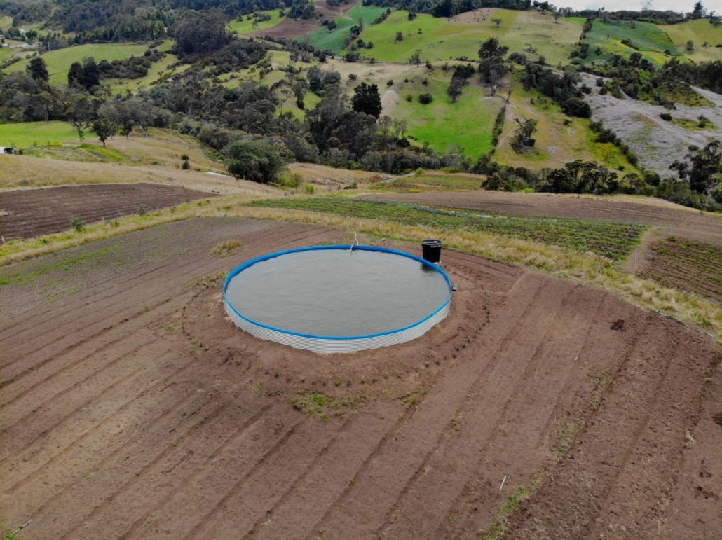 Reservorio de agua en finca de 1 anillo