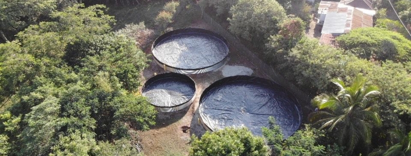 3 reservorios de agua en finca de diferentes tamaños