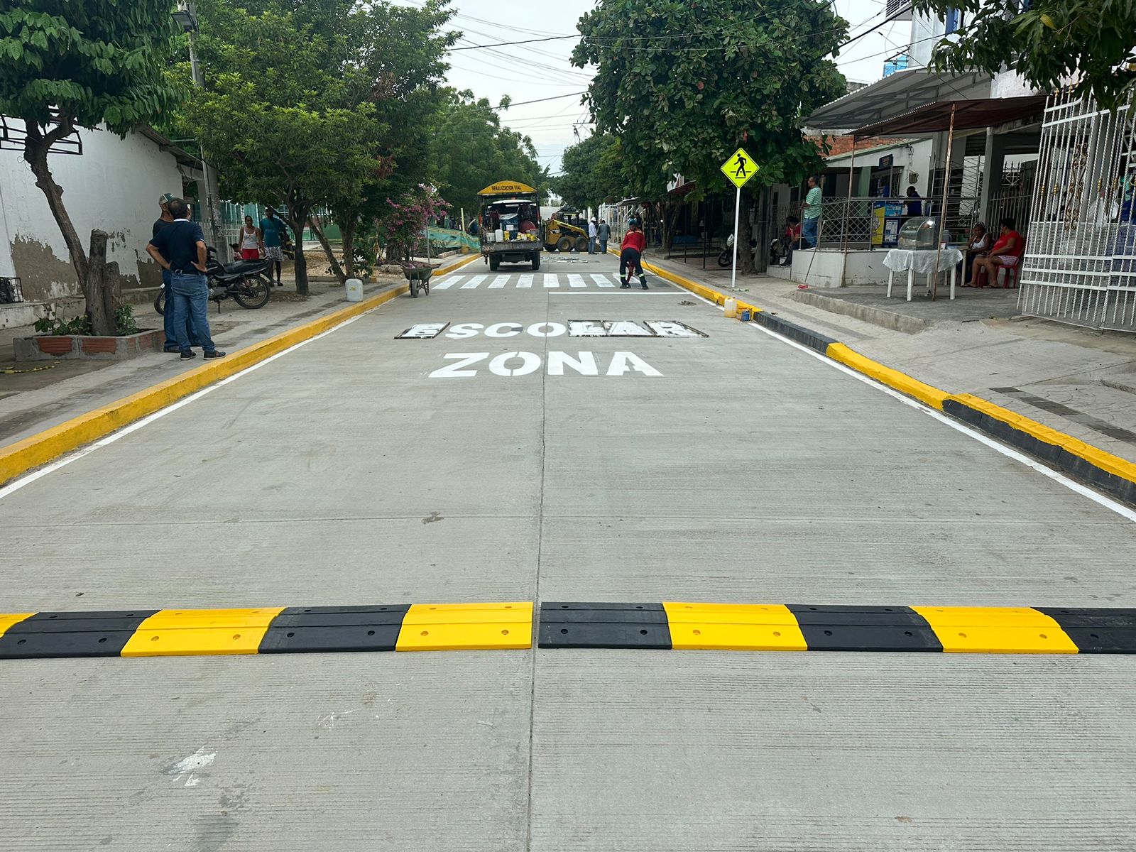 Reductor de velocidad en zona escolar