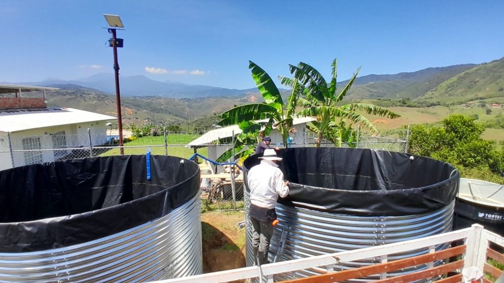 Instalación de Tanque australiano en finca
