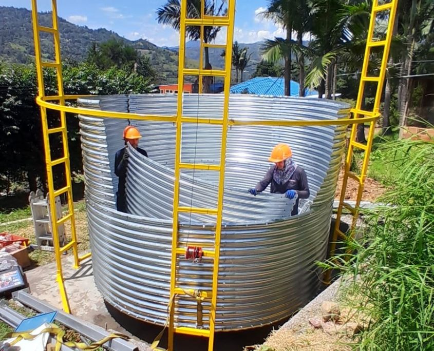 Instalación de hidrotanque