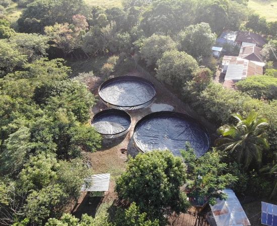 3 reservorios de agua en finca de diferentes tamanos