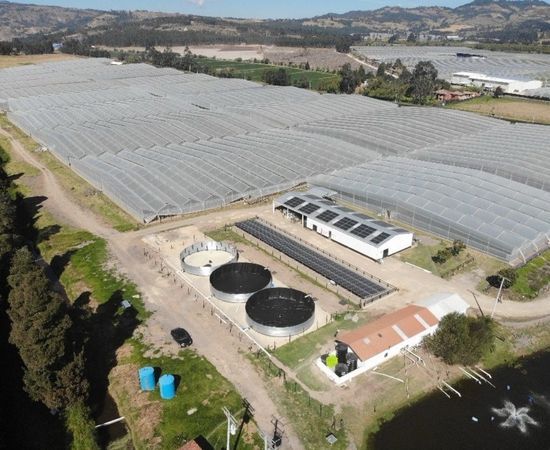 Instalacion Tanques con geomembrana negra